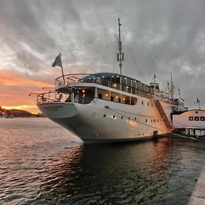 *** Tekne Maelardrottningen Yacht İsveç