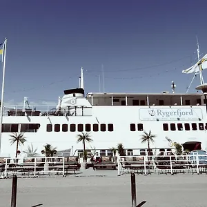 ** Tekne Rygerfjord & İsveç